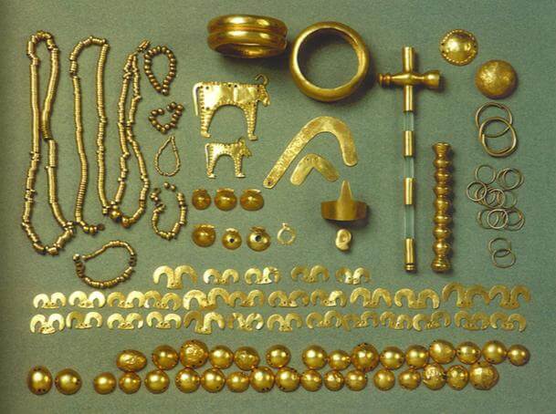 Early jewels and gold treasures from the Varna Necropolis.