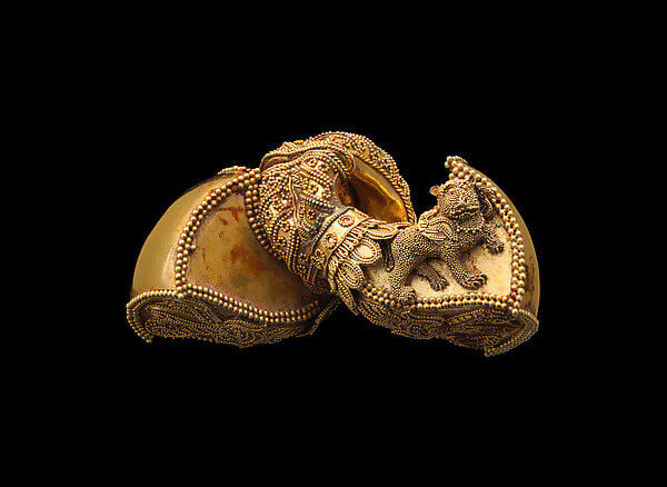 Gold Royal Earrings, 1st century, BCE
