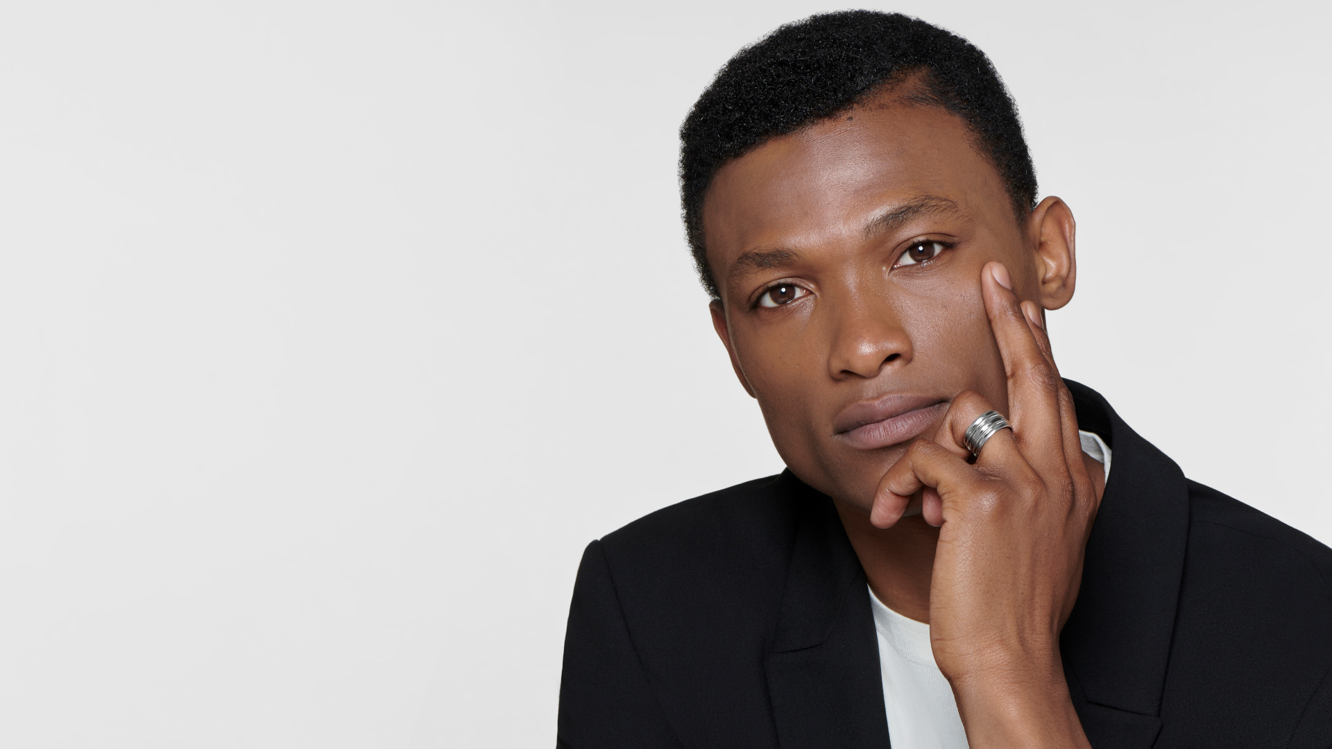 2025 Holiday Gift Guide AUVERE