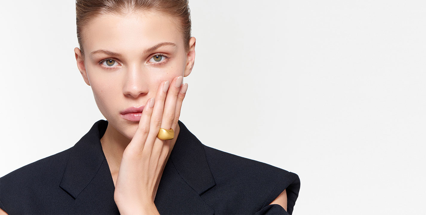 Golden Apex 24K Ring Satin