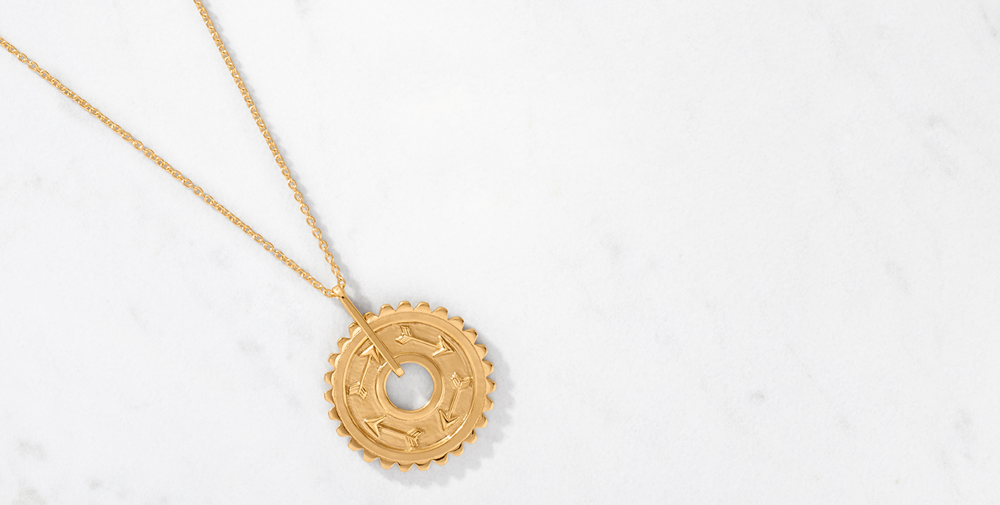 INDOMITABLE MEDALLION & CHAIN