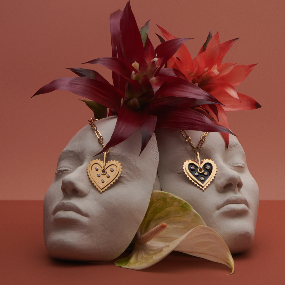 Discover rare 18 karat gold collections