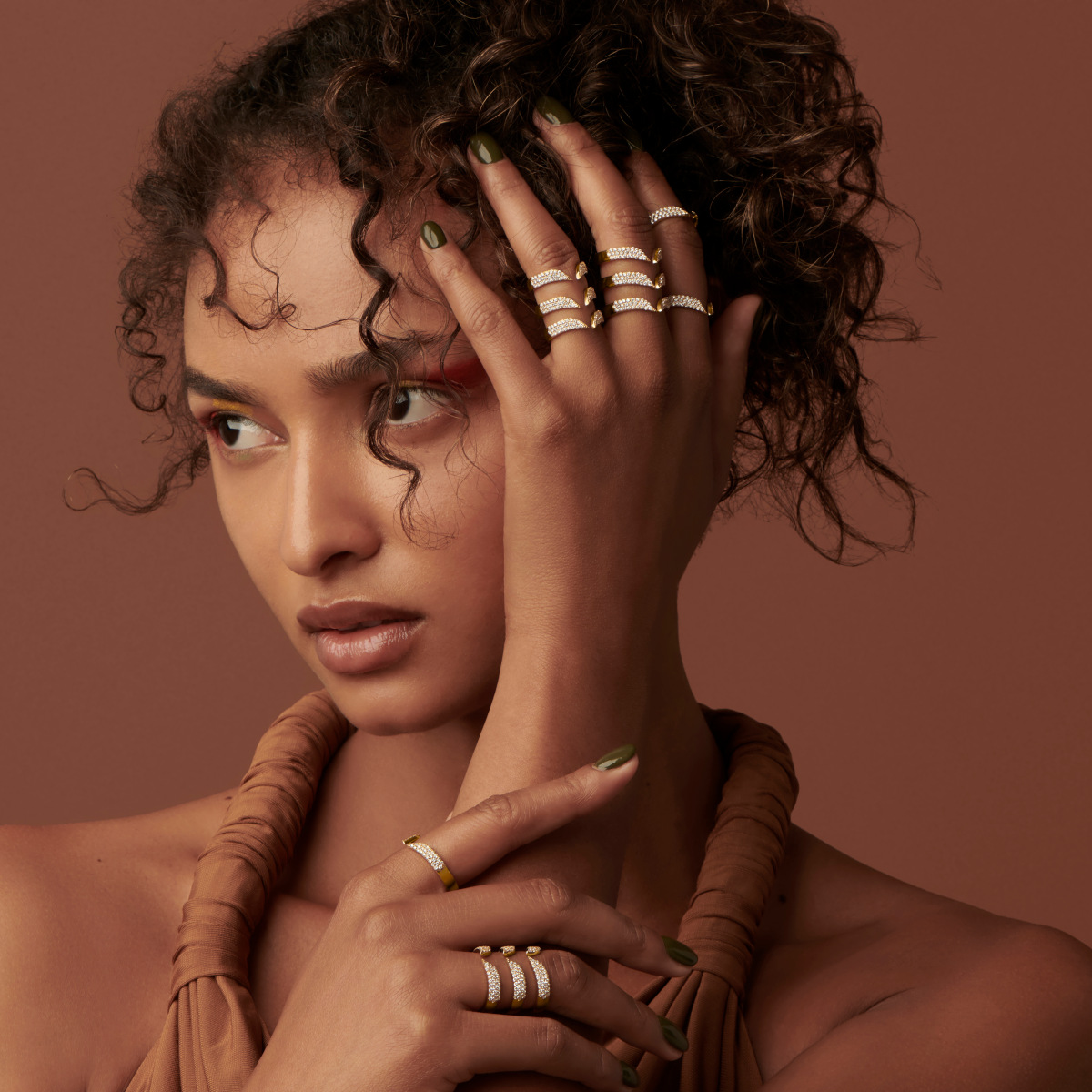 Discover rare 18 karat gold collections