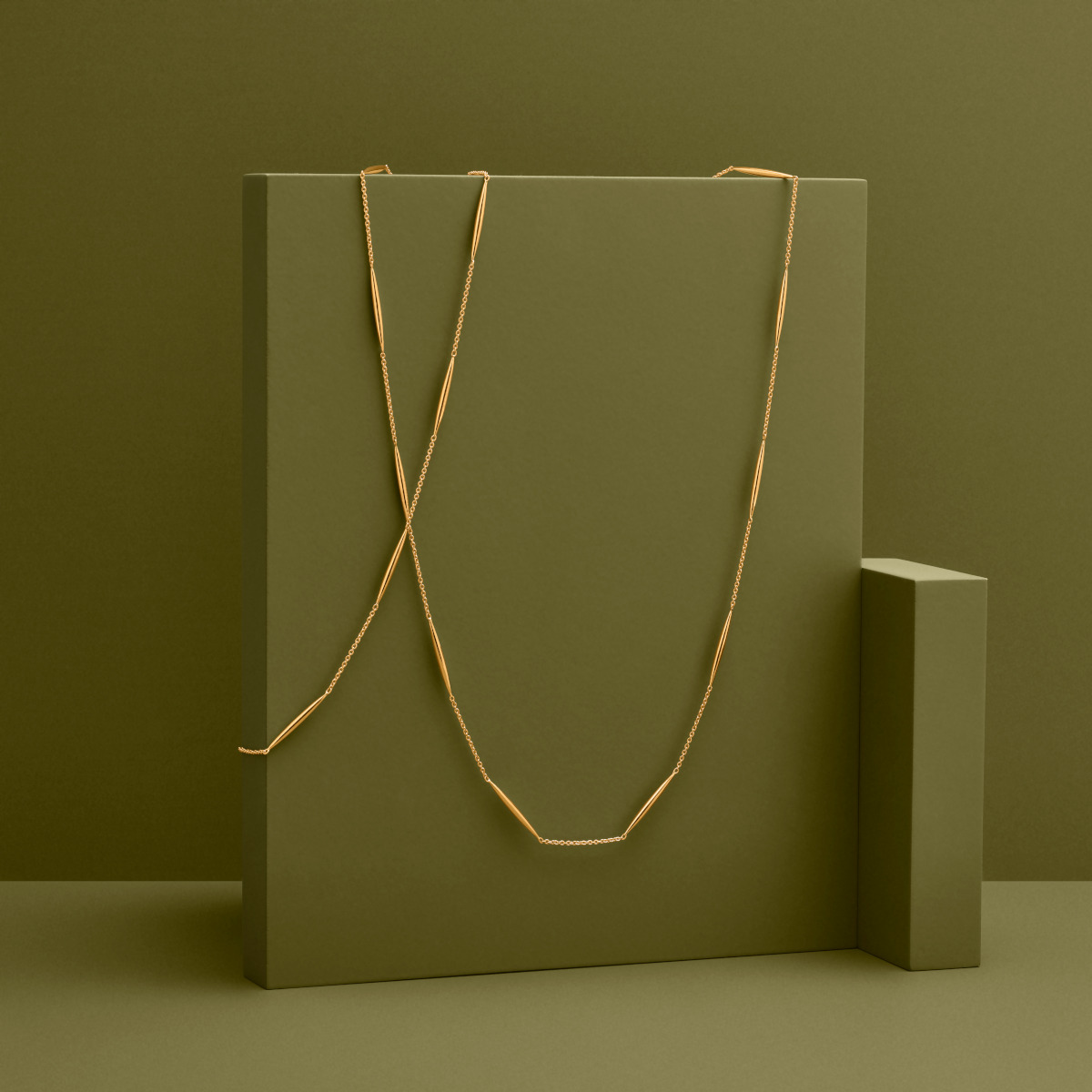 Discover rare 18 karat gold collections