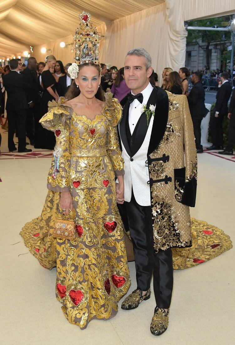 Sarah Jessica Parker and Andy Cohen, both in Dolce & Gabbana.